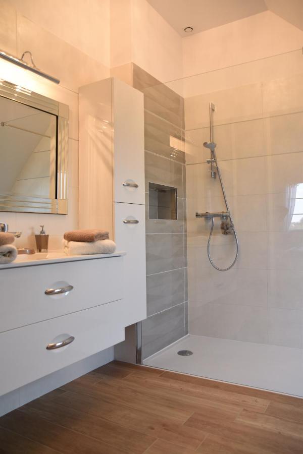 Les Rougemonts Coton Apartment Champguyon Exterior photo